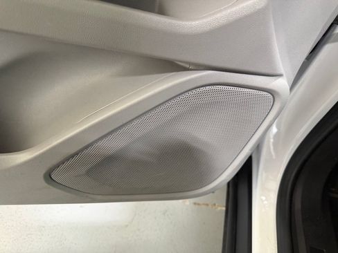 Used 2024 GMC Terrain SLE FWD image 12