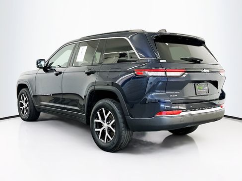 Used 2024 Jeep Grand Cherokee Limited image 5