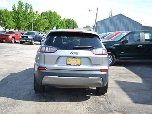 Used 2019 Jeep Cherokee Limited FWD image 7