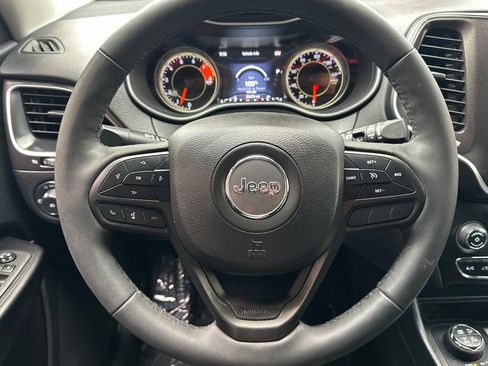 Used 2022 Jeep Cherokee Trailhawk w/ Premium Leather Package image 22