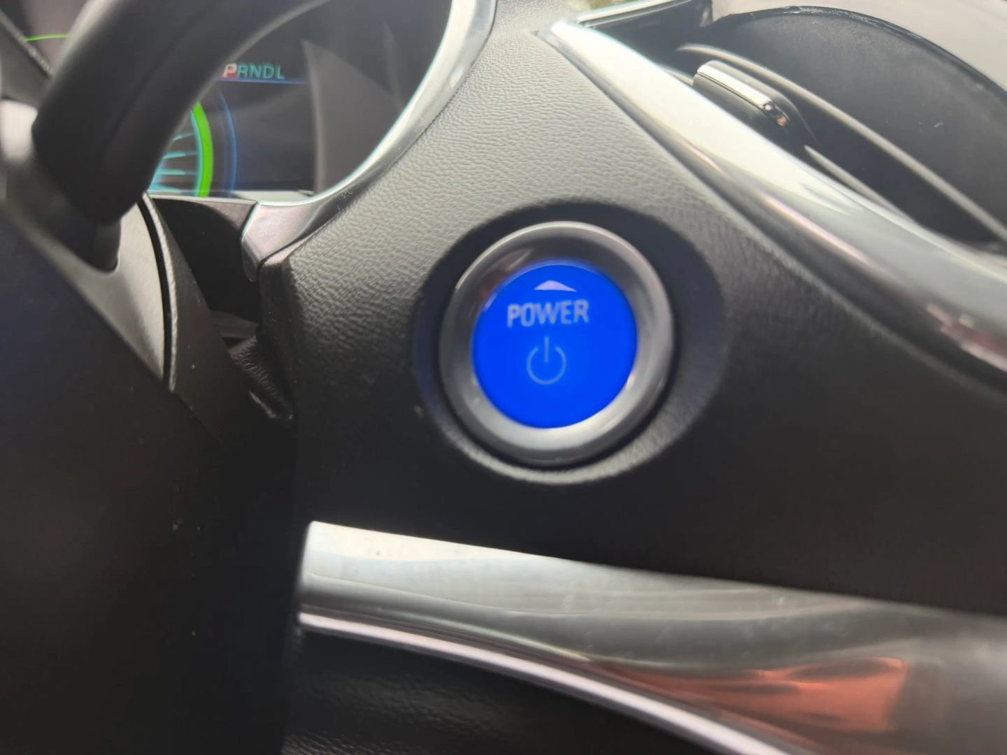 Used 2018 Chevrolet Volt Premier w/ Driver Confidence Package FWD image 26