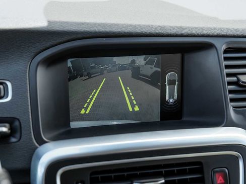 Used 2017 Volvo V60 T5 Premier w/ Convenience Package image 23