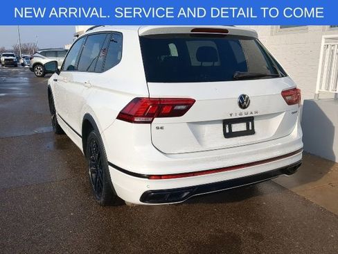Used 2022 Volkswagen Tiguan SE R-Line image 4