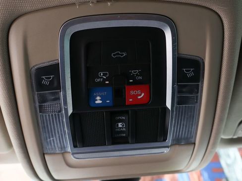 Used 2020 RAM 1500 Laramie image 30