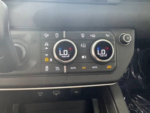 Used 2023 Land Rover Defender 110 AWD/4WD image 15