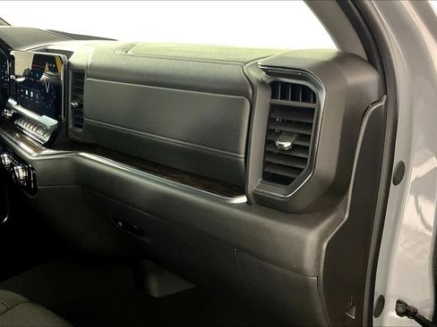 Used 2024 GMC Sierra 1500 Elevation image 18