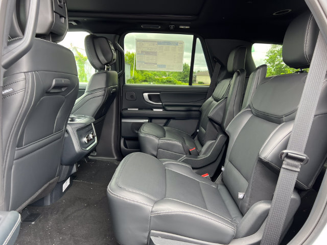 New 2026 Ford Expedition Platinum w/ Stealth Performance Package AWD/4WD image 5