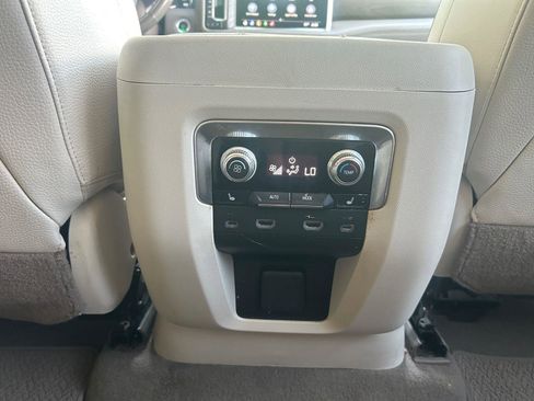 Used 2021 GMC Yukon XL Denali w/ Denali Ultimate Package AWD/4WD image 19