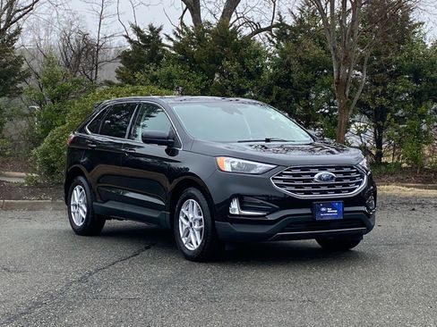 Certified 2022 Ford Edge SEL w/ Convenience Package AWD/4WD image 2