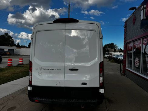 Used 2023 Ford Transit 250 Medium Roof AWD w/ Load Area Protection Package image 4