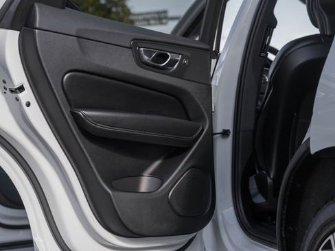 Used 2023 Volvo XC60 B5 Plus w/ Climate Package image 32