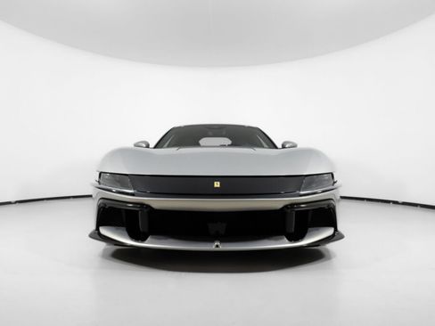 Used 2025 Ferrari 12Cilindri RWD image 8
