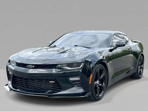 Used 2018 Chevrolet Camaro SS RWD image 4