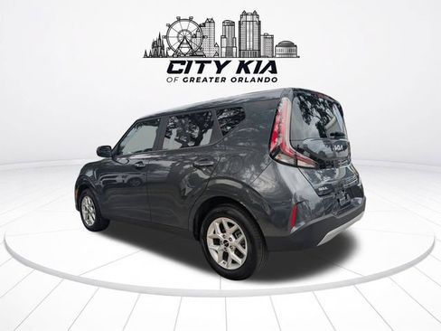 Certified 2025 Kia Soul LX w/ LX Technology Package FWD image 4