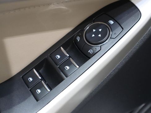 Used 2020 Ford Explorer XLT w/ Equipment Group 202A image 27