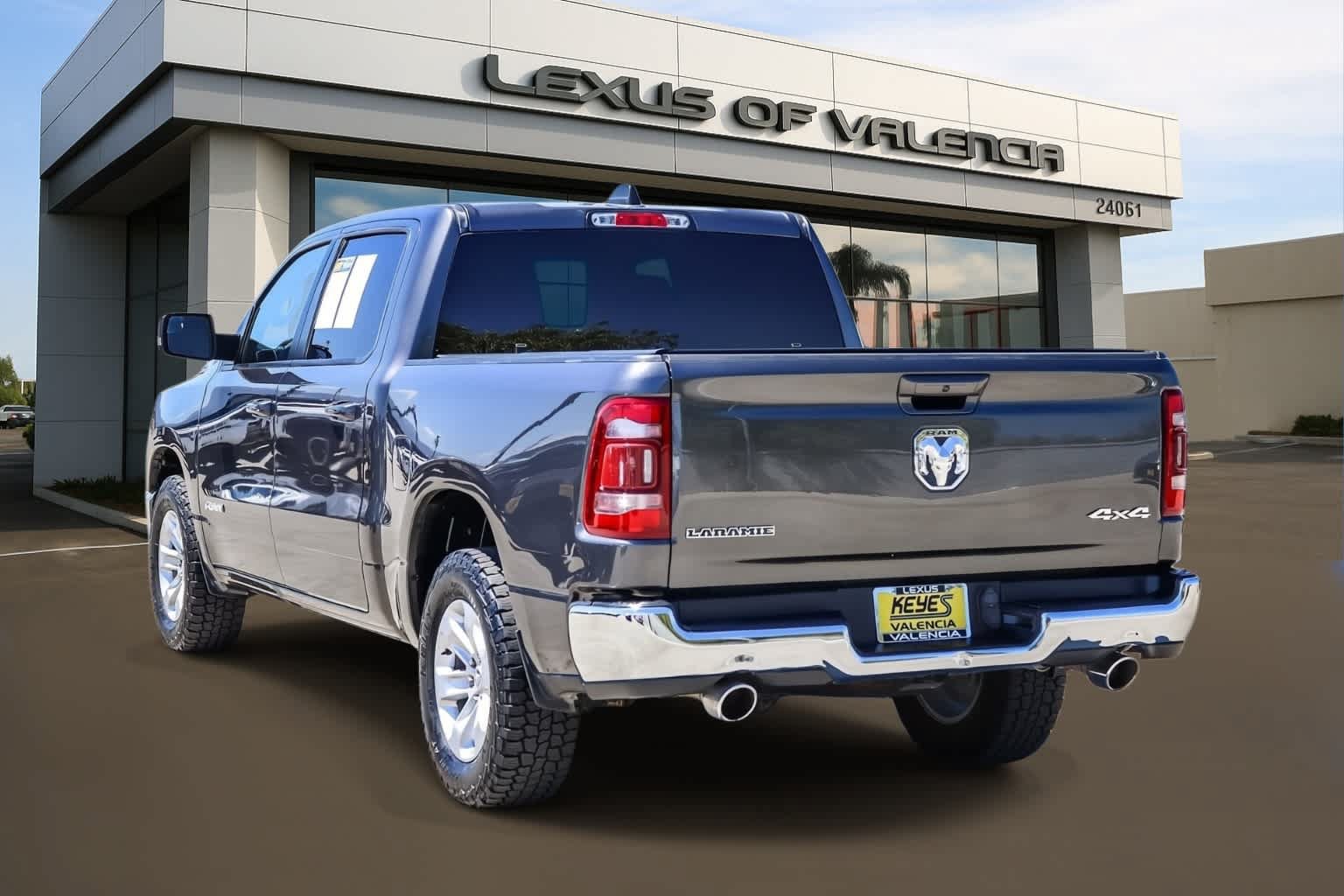 Used 2024 RAM 1500 Laramie AWD/4WD image 2