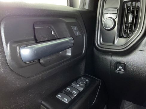Used 2019 Chevrolet Silverado 1500 Custom w/ Custom Value Package RWD image 19