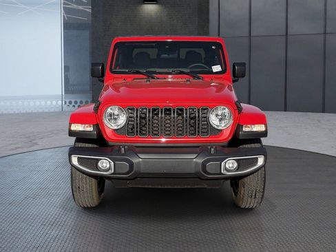 Used 2025 Jeep Gladiator Sport AWD/4WD image 9