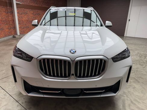 Used 2026 BMW X5 xDrive40i AWD/4WD image 9