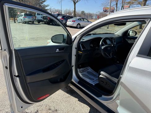 Used 2017 Hyundai Tucson SE Plus image 9