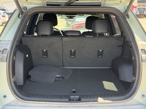 Used 2025 Chevrolet Equinox ACTIV w/ Safety and Technology Package FWD image 33