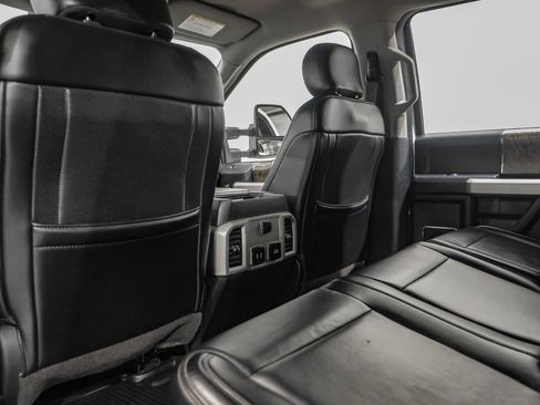 Used 2019 Ford F250 Lariat w/ Lariat Value Package AWD/4WD image 38