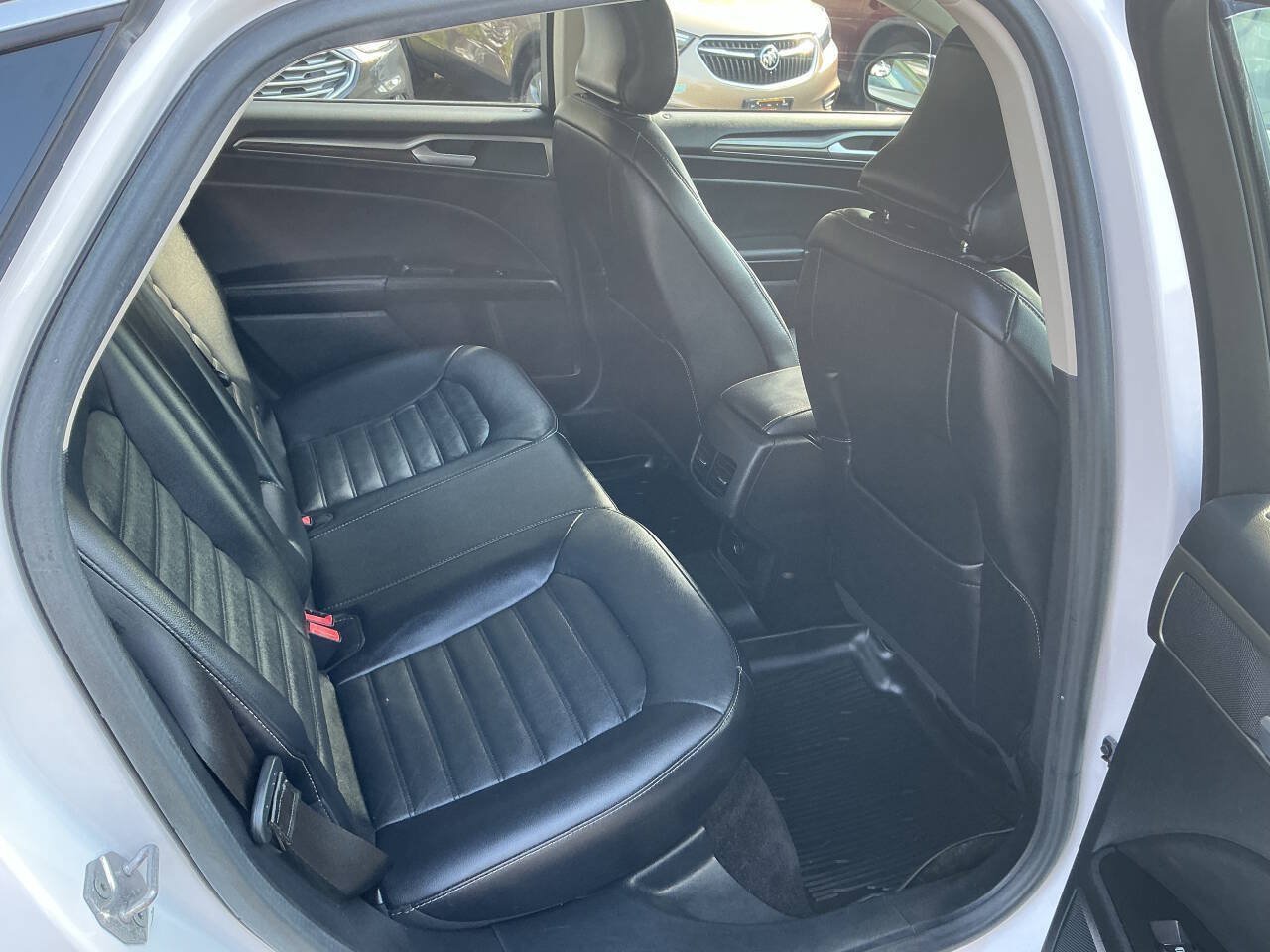Used 2017 Ford Fusion SE w/ Fusion SE Technology Package FWD image 30