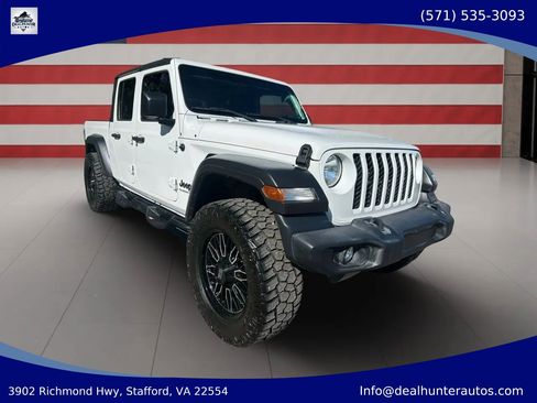 Used 2020 Jeep Gladiator Sport w/ Quick Order Package 24S AWD/4WD image 3