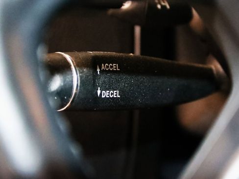 Used 2015 Mercedes-Benz GL 550 4MATIC image 15