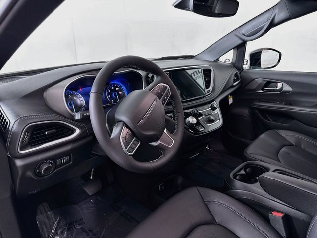 New 2027 Chrysler Pacifica Select FWD image 9