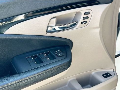 Used 2019 Honda Pilot Touring image 17