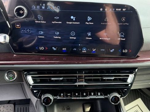 New 2026 Chevrolet Traverse Z71 w/ Driver Confidence Package AWD/4WD image 4