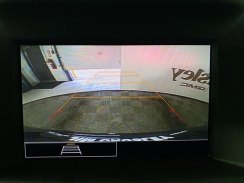 Certified 2023 GMC Terrain SLE w/ Driver Convenience Package FWD image 17