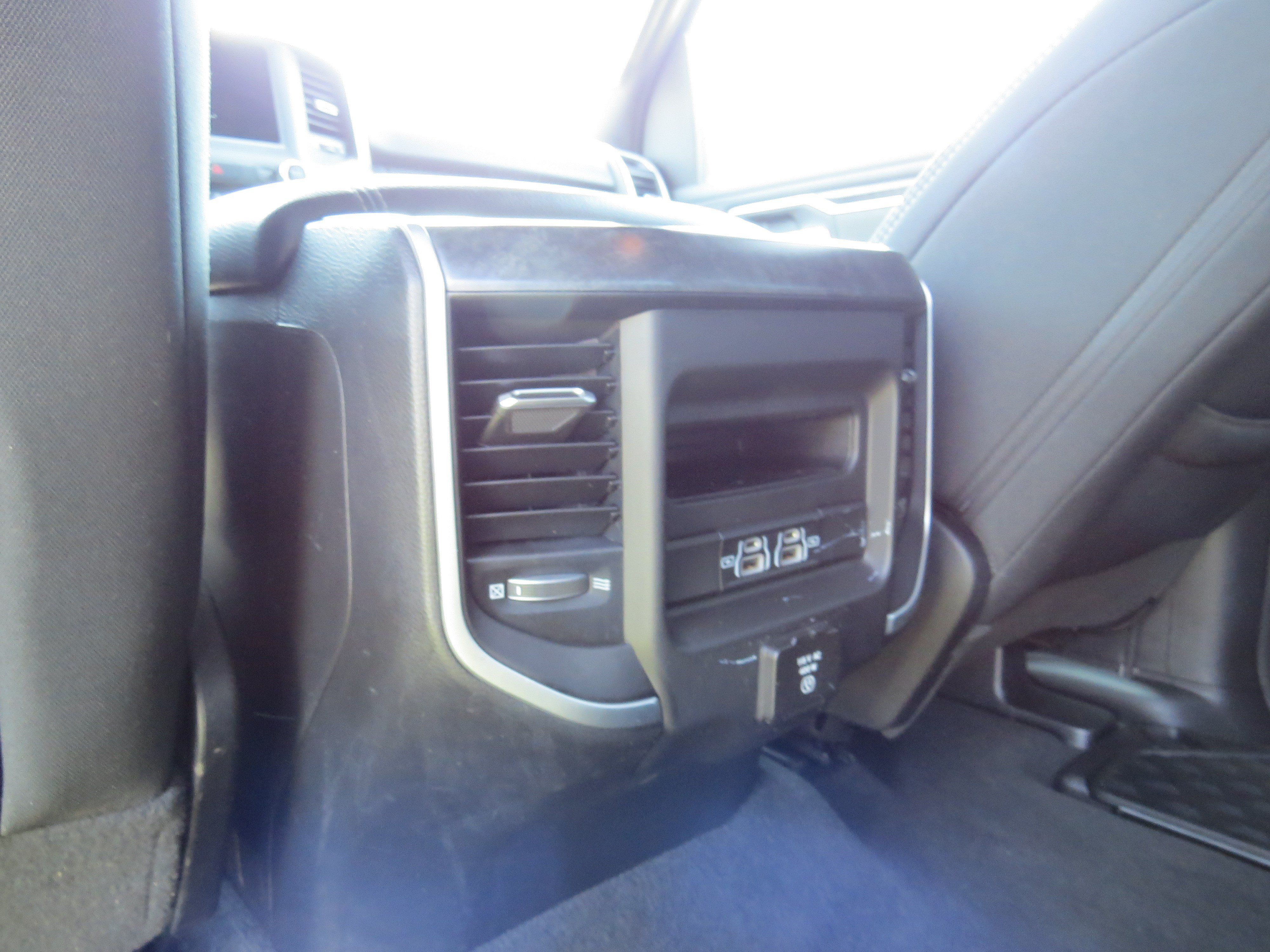 Used 2022 RAM 1500 Big Horn AWD/4WD image 14
