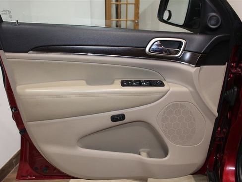 Used 2014 Jeep Grand Cherokee Limited AWD/4WD image 29