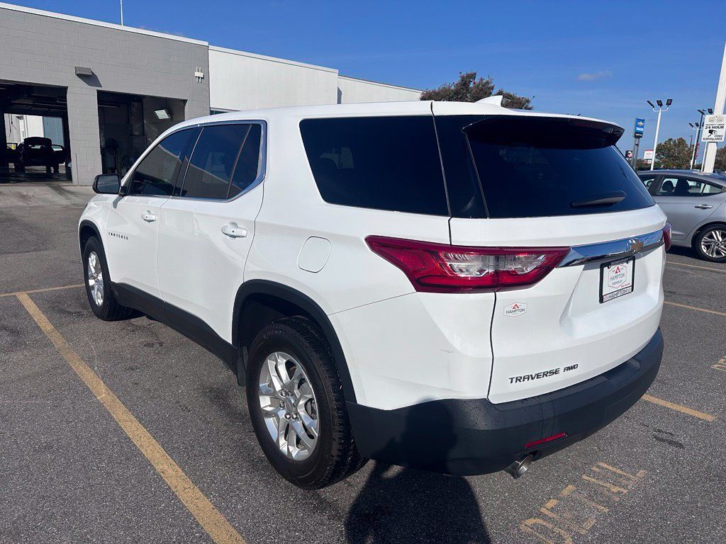 Used 2021 Chevrolet Traverse LS AWD/4WD image 3