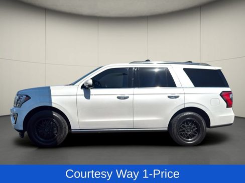 Used 2018 Ford Expedition Limited w/ Equipment Group 301A AWD/4WD image 5