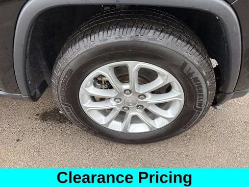 Used 2022 Jeep Grand Cherokee Laredo E w/ Security & Convenience Group AWD/4WD image 42