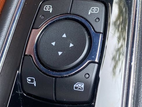 Used 2018 Lincoln Navigator Select w/ Technology Package RWD image 20