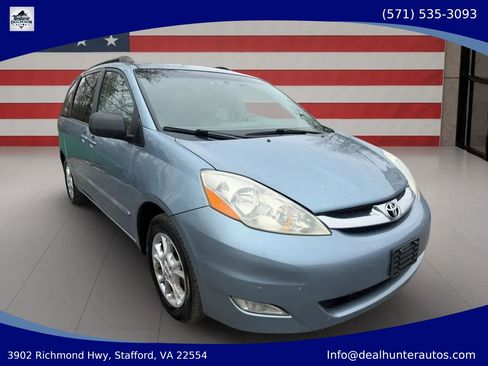 Used 2006 Toyota Sienna XLE Limited FWD image 3