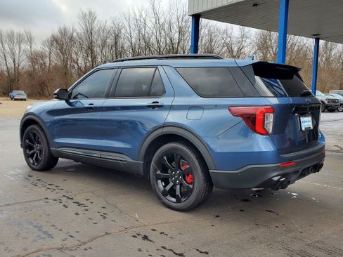 Used 2020 Ford Explorer ST w/ ST Street Pack image 3