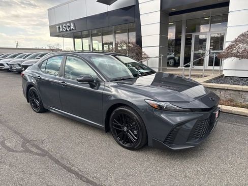 Used 2026 Toyota Camry SE w/ Convenience Package image 1