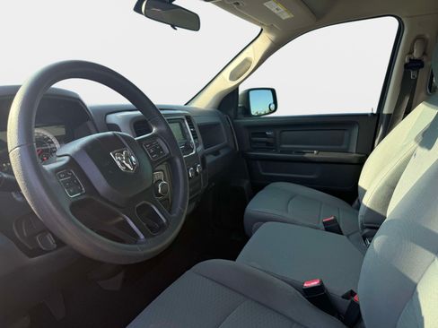 Used 2018 RAM 1500 Express RWD image 9