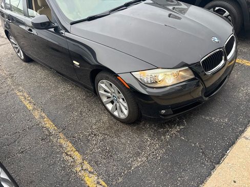 Used 2011 BMW 328i xDrive Sedan AWD/4WD image 4