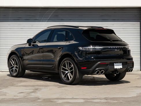 Certified 2024 Porsche Macan AWD/4WD image 3
