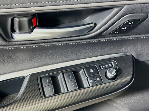 Certified 2021 Toyota Venza Limited w/ Advanced Technology Package AWD/4WD image 17