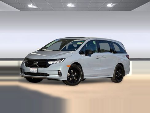 Certified 2024 Honda Odyssey Sport image 2