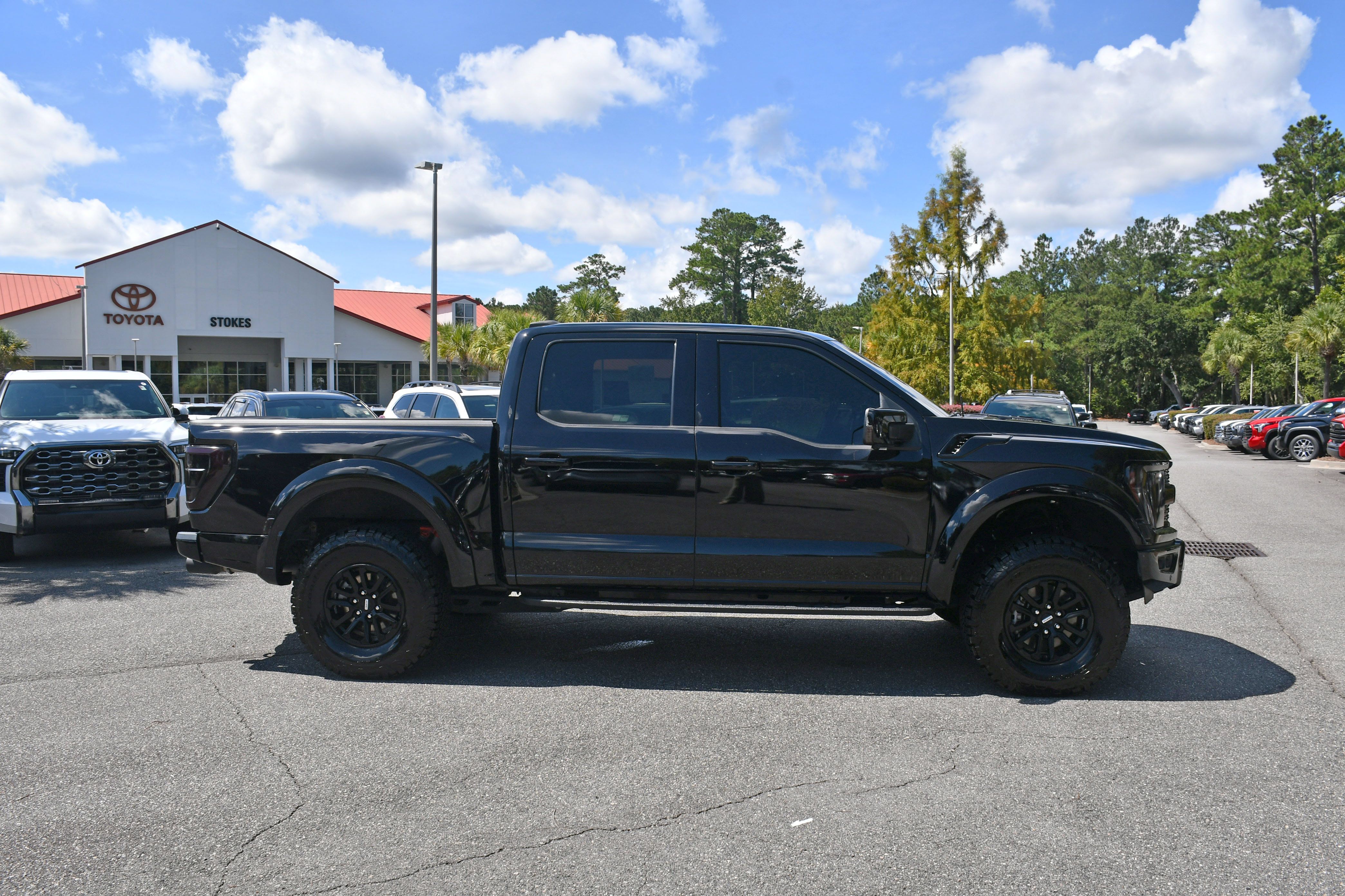 Used 2022 Ford F150 Raptor w/ Equipment Group 801A High AWD/4WD image 6