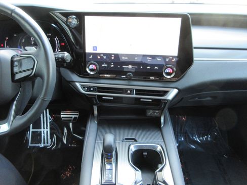 Used 2024 Lexus RX 500h F Sport AWD/4WD image 40
