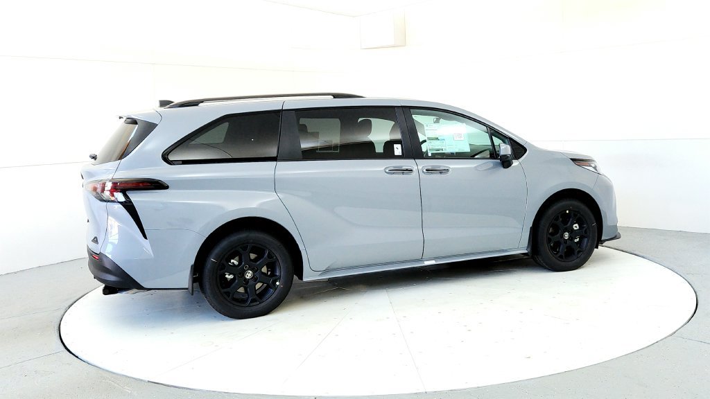 New 2026 Toyota Sienna XLE Woodland Edition AWD/4WD image 6